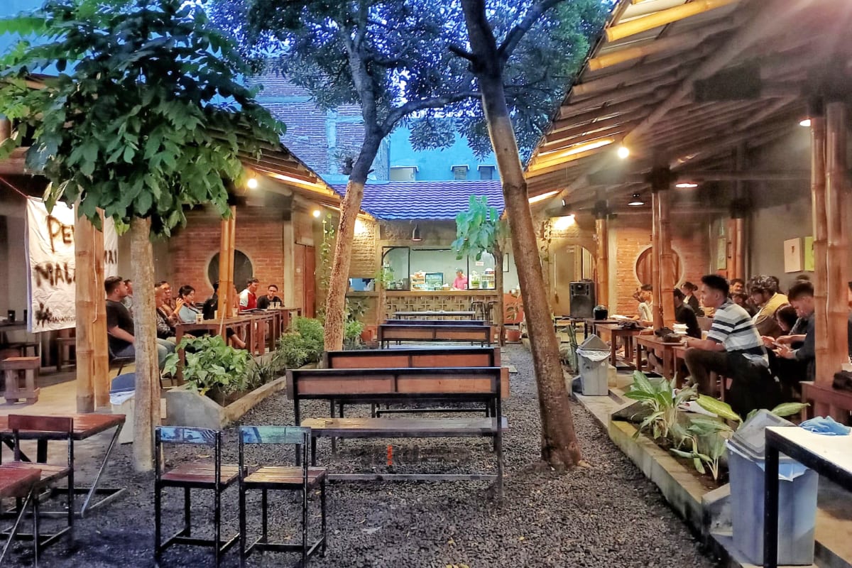 Mengapa Gen Z Meninggalkan Alkohol dan Beralih ke Kopi dan Matcha?