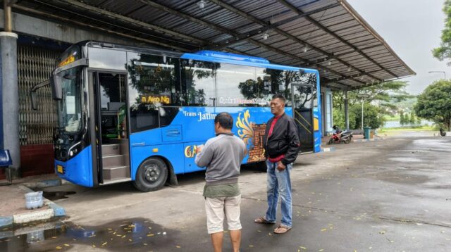 Bus Trans Jatim di Terminal Hamid Rusdi, Kota Malang. (gus)