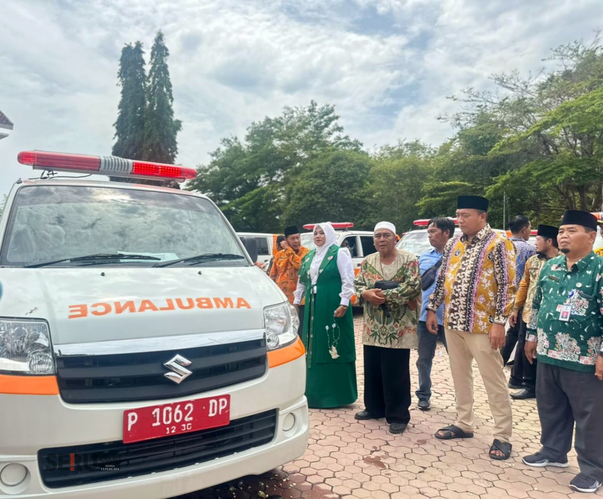 Distribusi ambulans itu dilakukan secara bertahap dengan target 1 desa 1 ambulans. (Seru.co.id/aza) Pemkab Situbondo Salurkan 38 Mobil Ambulans Demi Percepatan Akses Pelayanan Kesehatan hingga Pelosok Desa