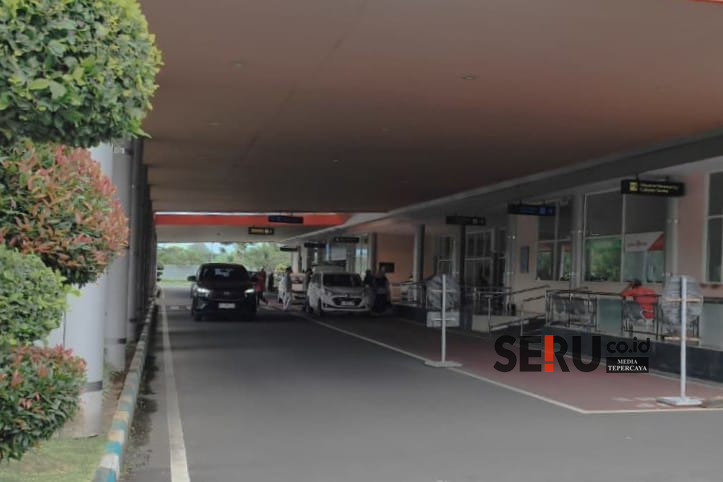 UPT Bandara Abd Saleh Tegaskan Travel Resmi Boleh Jemput Penumpang, Larangan Hanya Berlaku untuk Taksi Online