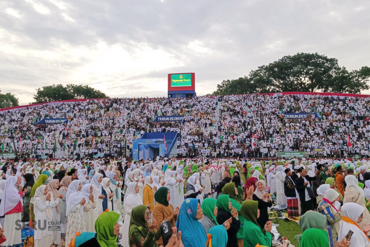 Ratusan ribu peserta antusias mengikuti Mujahadah Kubro 1 Abad NU. (bas)