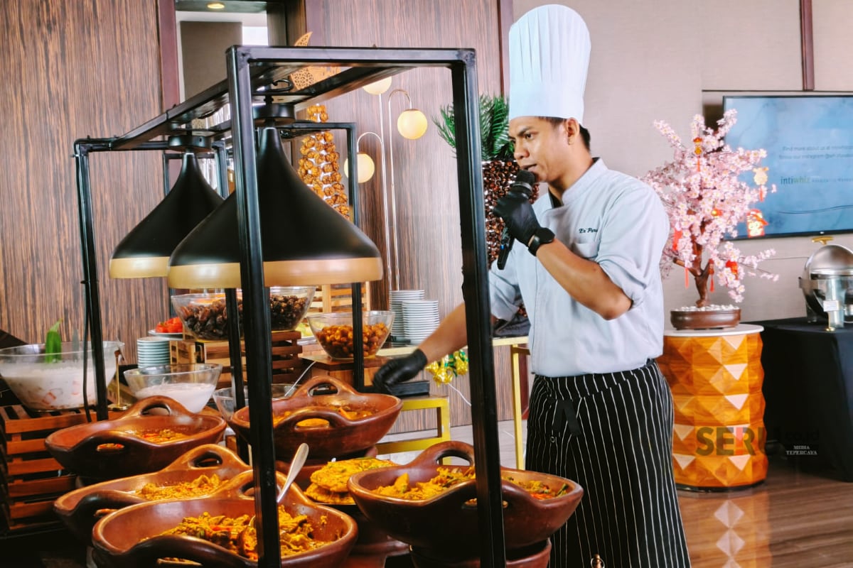 Whiz Luxe Hotel Spazio Surabaya bersiap meluncurkan promo Imlek dan Ramadan dengan aneka kuliner unggulan. (bas)