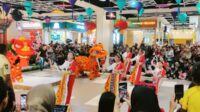 Pertunjukan Barongsai dipadukan oriental modern dance memukau pengunjung Matos. (rhd) Peringati Imlek 2577 Kongzili, Matos Diserbu 50 Ribuan Pengunjung The Great Lunar Harmony