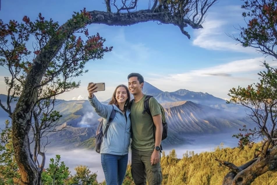 Ilustrasi memanfaatkan libur panjang Maret 2026. (AI Generated) Libur Nyepi, Idul Fitri dan WFA Maret 2026 Berpotensi Libur Panjang 14 Hari