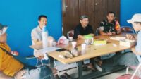 Babinsa Dinoyo Anjangsana Perkuat Silaturahmi dan Kemanunggalan TNI–Rakyat