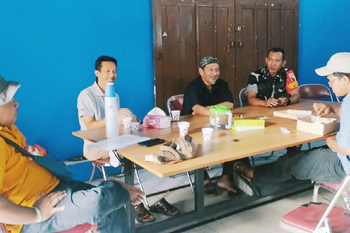 Babinsa Dinoyo Anjangsana Perkuat Silaturahmi dan Kemanunggalan TNI–Rakyat