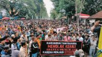 WhatsApp Image 2026-02-10 at 15.58.13 Ribuan Buruh Rokok 'Kepung' Pendopo Pamekasan, Desak Hentikan LSM Bodong dan Lindungi Industri Tembakau Rakyat