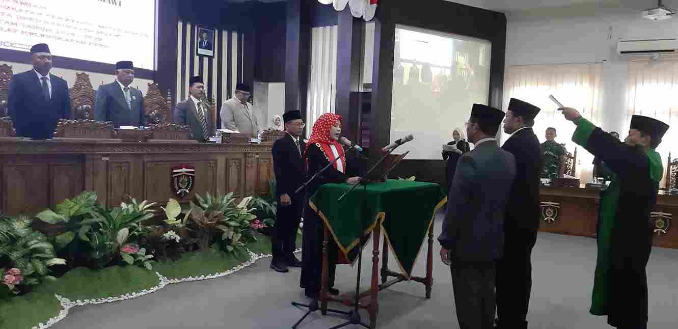 FT- lantik PAW_11zon DPRD Ngawi Resmi Lantik PAW Dua Anggota, Kursi Ketua II Terisi