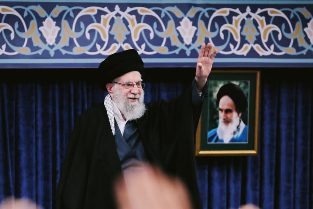 Ayatollah Ali Khamenei Diklaim Gugur dalam Serangan Israel–AS, Siapa Sosoknya?