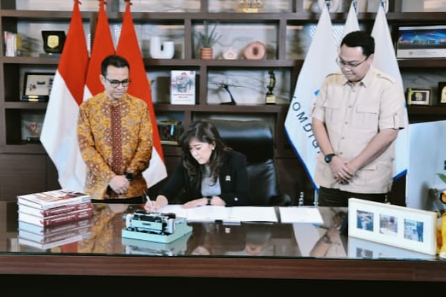 Penandatanganan Peraturan Menteri Komunikasi dan Digital No 9 Tahun 2026 memperkuat perlindungan anak di ruang digital. (Dok. Komdigi) Pemerintah Batasi Akses Medsos Anak di Bawah 16 Tahun, Ini Poin Penting PP TUNAS