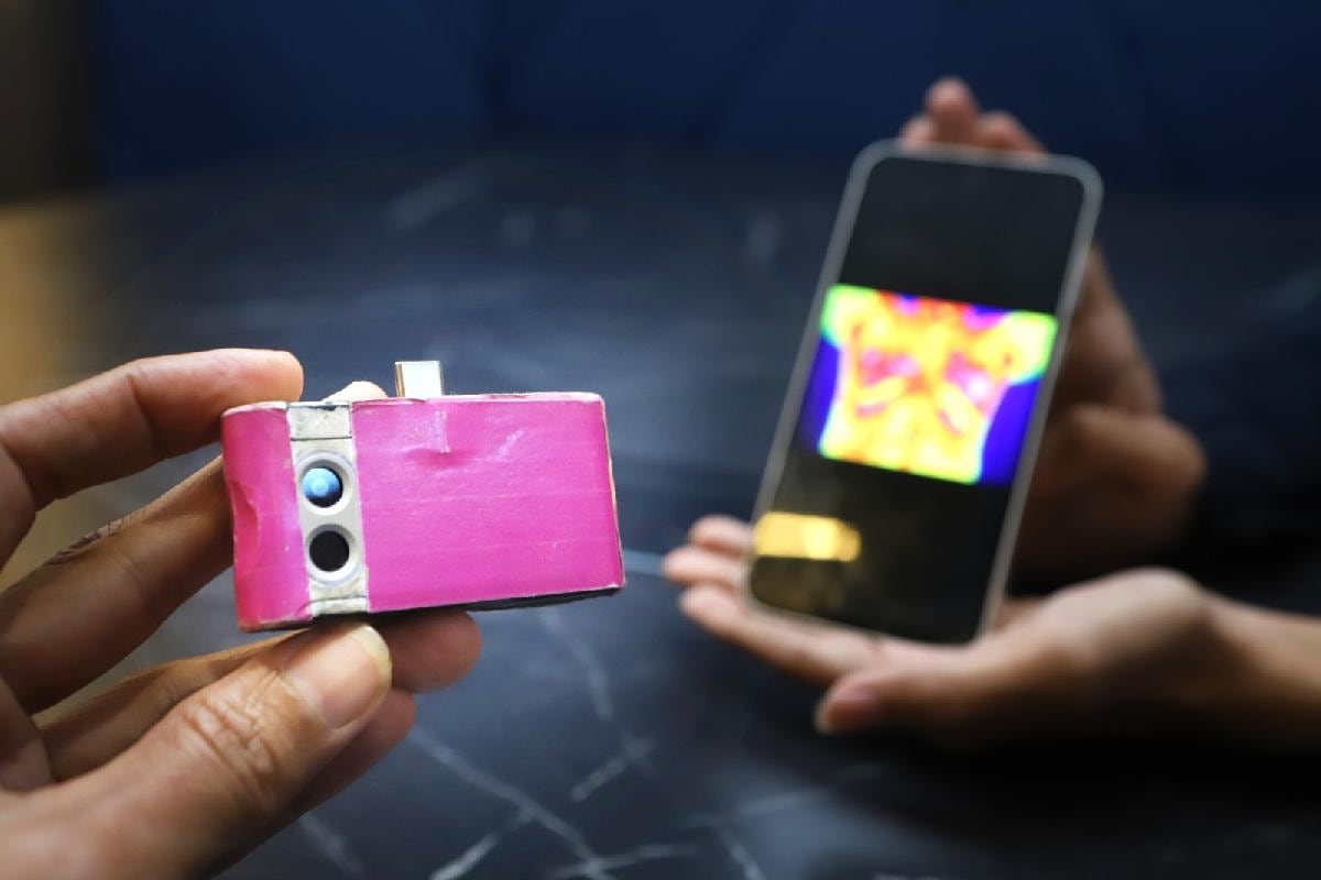 Mahasiswa UB Ciptakan BUDDY, Alat Deteksi Dini Kanker Payudara Raih Penghargaan Internasional 1 Inovasi BUDDY menggabungkan sistem kamera termal dan teknologi AI untuk mendeteksi kanker payudara. (ist)
