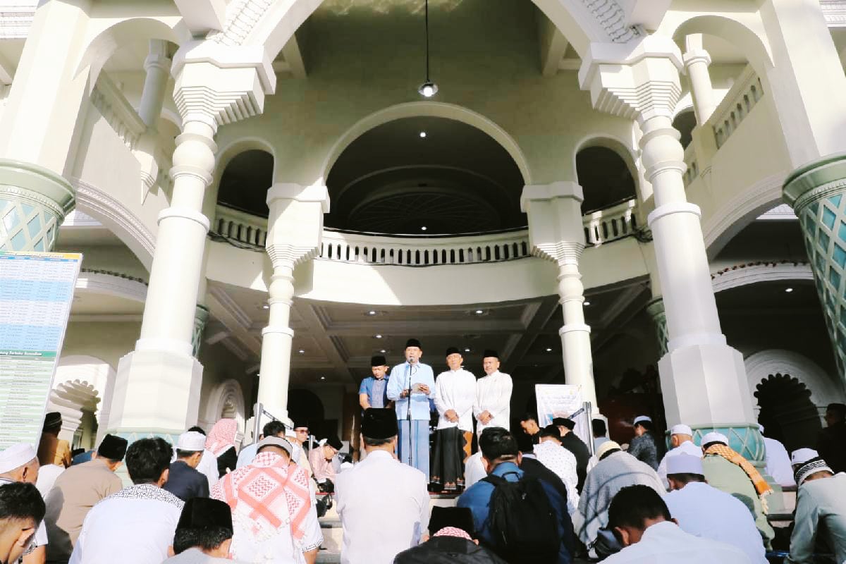 Dandim 0833 dan Forkopimda Kota Malang salat Idulfitri bersama di Masjid Jami. (ist) Dandim 0833 dan Forkopimda Kota Malang Salat Idulfitri Bersama di Masjid Jami
