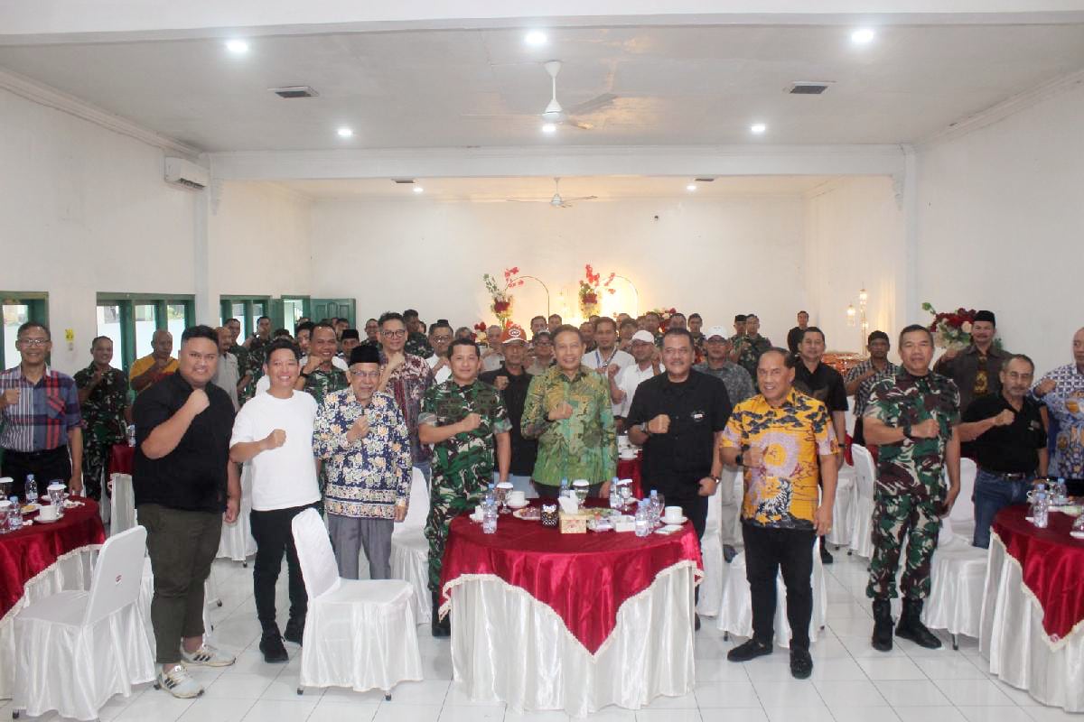Kodim 0833 komsos dan halal bihalal bersama tomas dan toga. (ist) Kodim 0833 Komsos dan Halal Bihalal bersama Tomas dan Toga