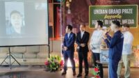 Grand Mercure Malang Mirama video call dengan pemenang hadiah umroh gratis Grand Prize Ramadan Kareem by ALL 2026. (rhd) Grand Mercure Malang Mirama Undi Pemenang Grand Prize Ramadan Kareem by ALL 2026