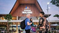 PT KAI Daop 8 Surabaya catat kenaikan 22 persen kunjungan wisatawan asing saat Lebaran 2026. (AI Generated) PT KAI Daop 8 Catat 895 Wisatawan Asing Naik Kereta di Malang Raya Saat Lebaran
