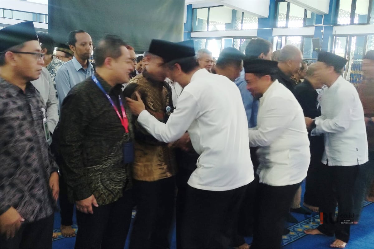 Halalbihalal dan Pelepasan Calon Jemaah Haji Polinema, Pimpinan Berkeliling Menyalami Bawahan