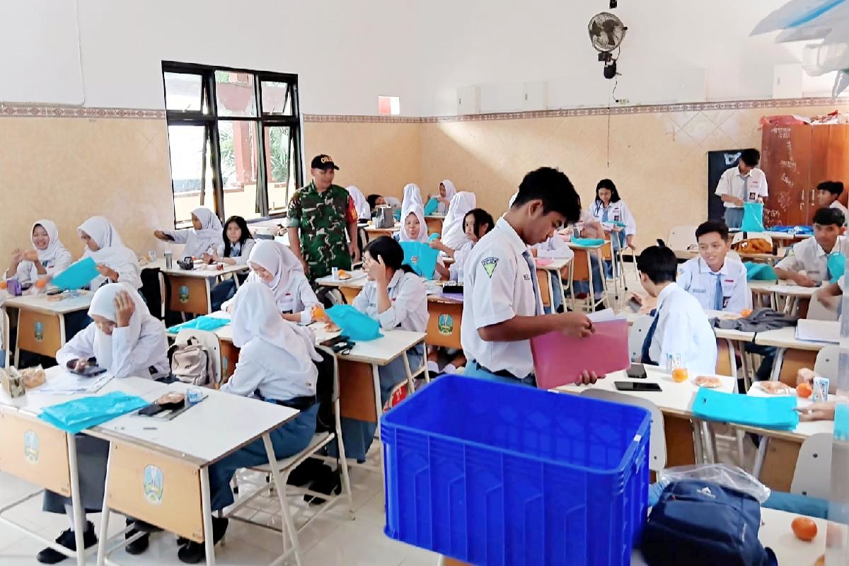 Babinsa Klojen monitoring MBG pastikan distribusi lancar dan aman selama Ramadhan. (ist) Babinsa Klojen Monitoring MBG Pastikan Distribusi Lancar dan Aman selama Ramadhan
