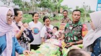 Babinsa Arjowinangun monitoring Bazar Ramadan dan bagi takjil gratis di KDKMP. (ist) Babinsa Arjowinangun Monitoring Bazar Ramadan dan Bagi Takjil Gratis di KDKMP