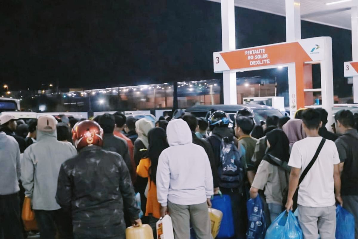Bahlil Sebut Stok BBM Cukup 20–25 Hari Picu Panic Buying Masyarakat