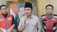 Bupati Jember Muhammad Fawait saat diwawancarai. (sgt) Bupati Fawait Sebut Jember Dapat Tambahan Pasokan 400 Ribu Liter BBM
