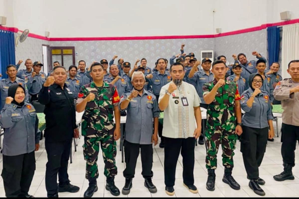 Babinsa Klojen penguatan kapasitas Linmas Kelurahan Sukoharjo. (ist) Babinsa Klojen Penguatan Kapasitas Linmas Kelurahan Sukoharjo
