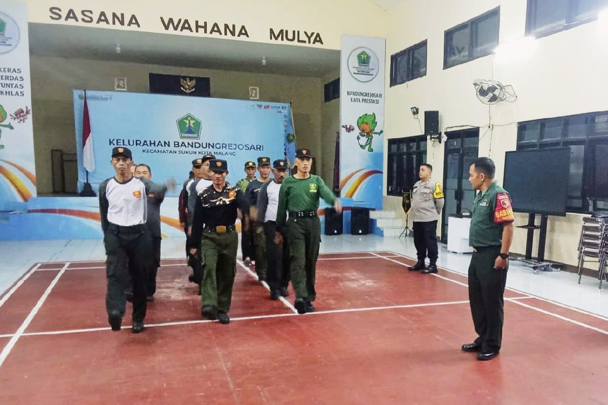 Babinsa Bandungrejosari Berikan Pelatihan Peningkatan Kemampuan Linmas