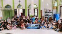 UIBU salurkan bantuan sembako dan buku tulis bagi warga terdampak bencana di Aceh Tamiang. (dok. Humas UIBU) UIBU berbuka puasa bersama warga terdampak bencana di Aceh Tamiang. (dok. Humas UIBU)