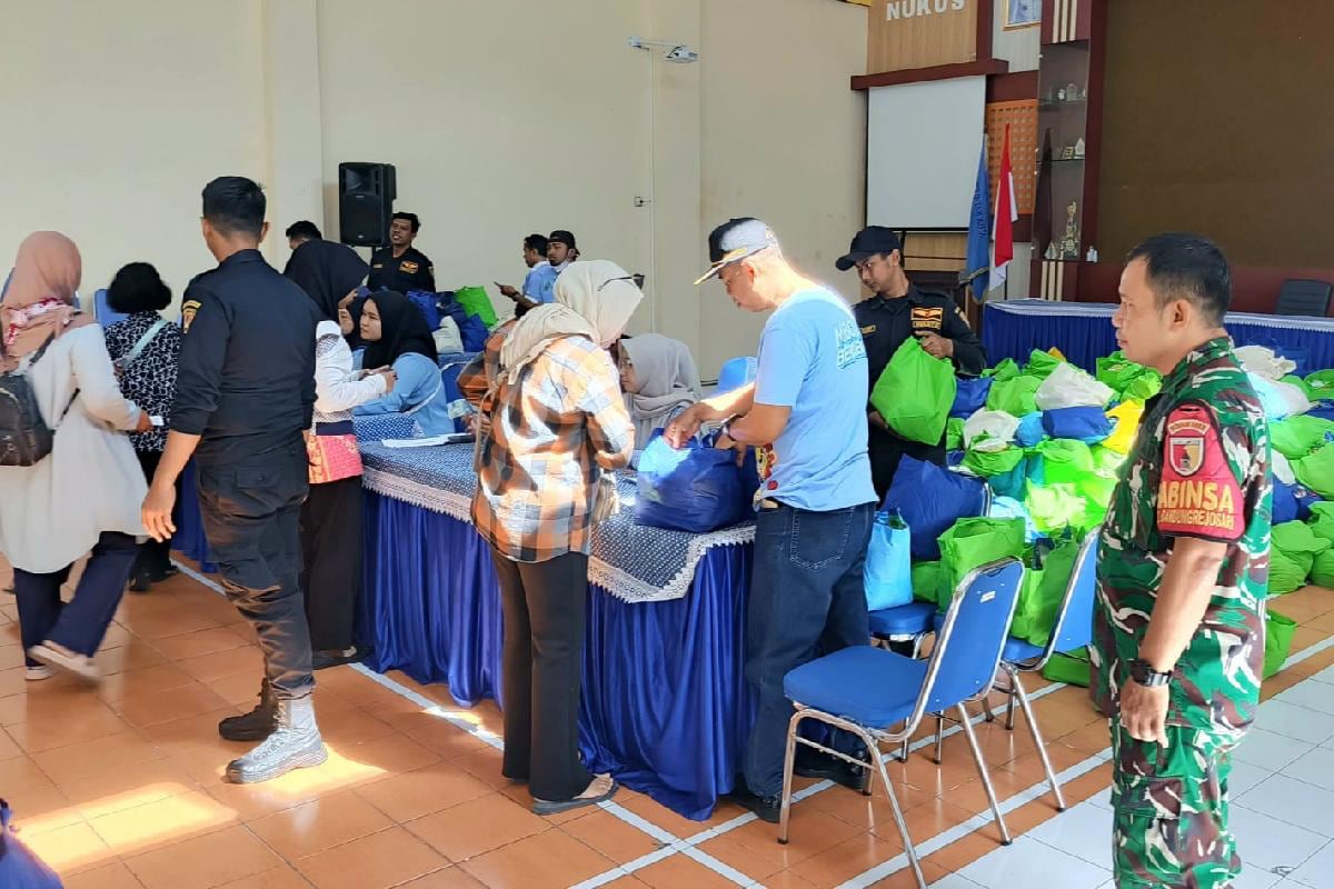 Babinsa Sukun Monitoring Pasar Murah Jaga Stabilitas Harga Menjelang Idulfitri