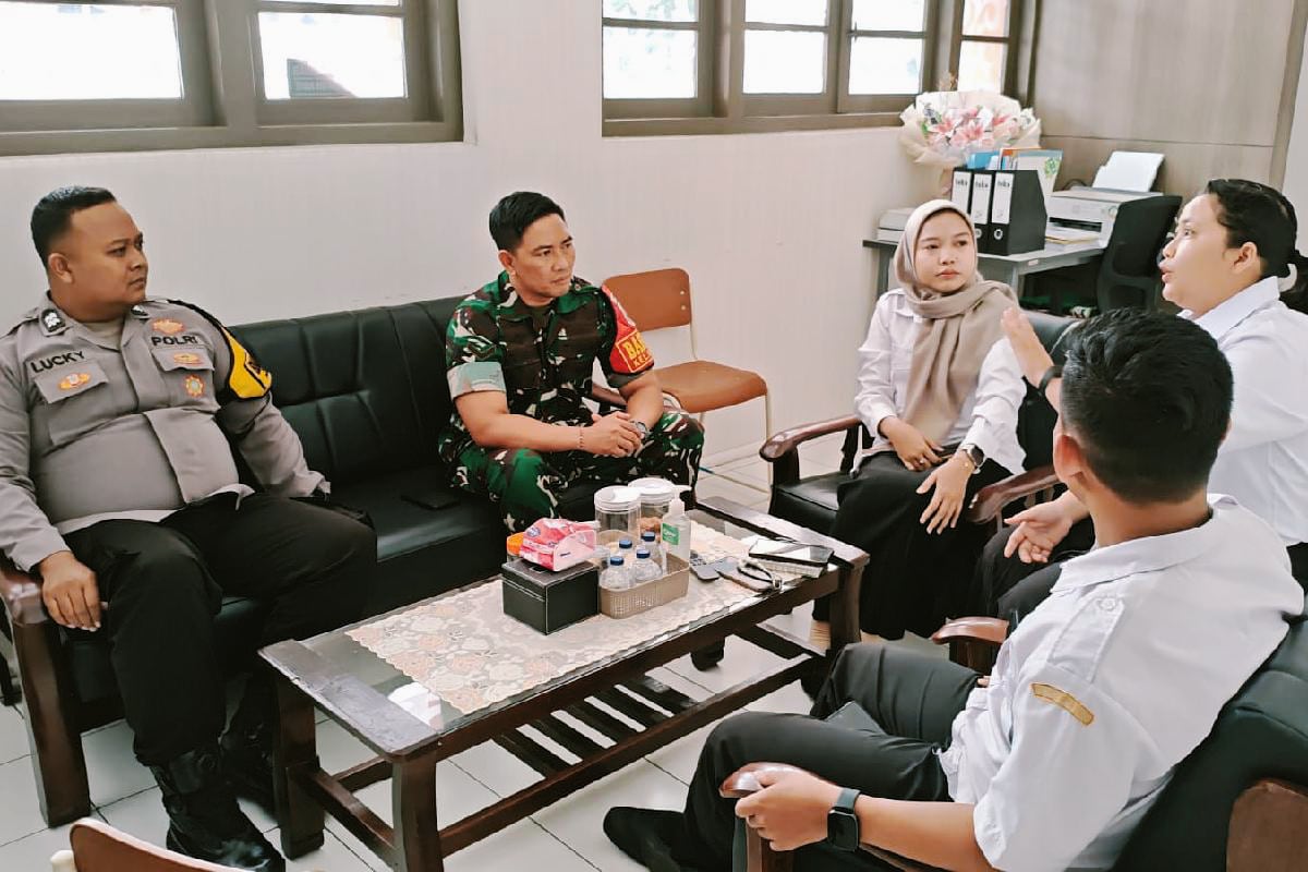 Babinsa Bareng dan Bhabinkamtibmas patroli humanis dan dialogis jaga kamtibmas. (ist) Babinsa Bareng dan Bhabinkamtibmas Patroli Humanis dan Dialogis Jaga Kamtibmas