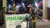 Babinsa Klojen intensifkan komsos bersama warga Sukoharjo jaga keamanan selama lebaran. (ist) Babinsa Klojen Intensifkan Komsos Bersama Warga Sukoharjo Jaga Keamanan selama Lebaran