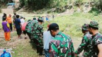 Kodim 0833 pembersihan area pembangunan jembatan perintis di Klojen. (ist) Kodim 0833 Pembersihan Area Pembangunan Jembatan Perintis di Klojen