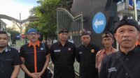 Wujud Toleransi, Pecalang dan FKUB Kota Batu Ikut Amankan Salat Idulfitri di Mapolres Batu
