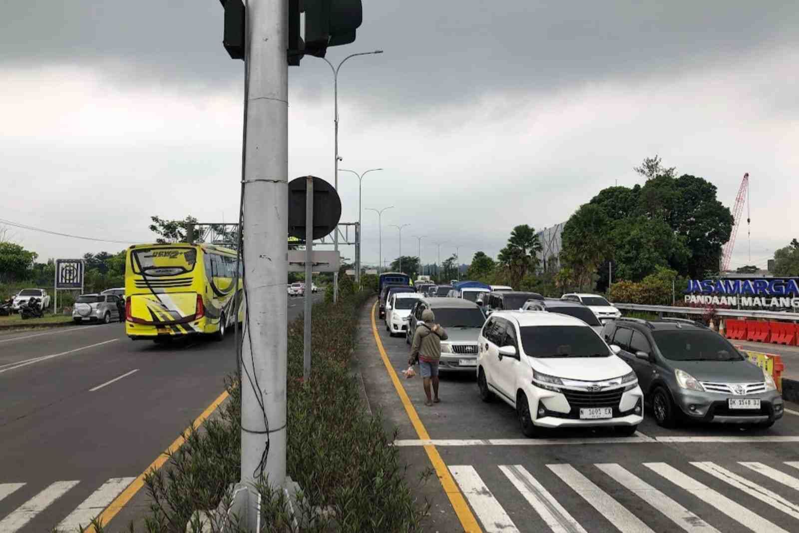 Arus Mudik Mulai Terasa, Volume Kendaraan Melalui Tol Malang Meningkat