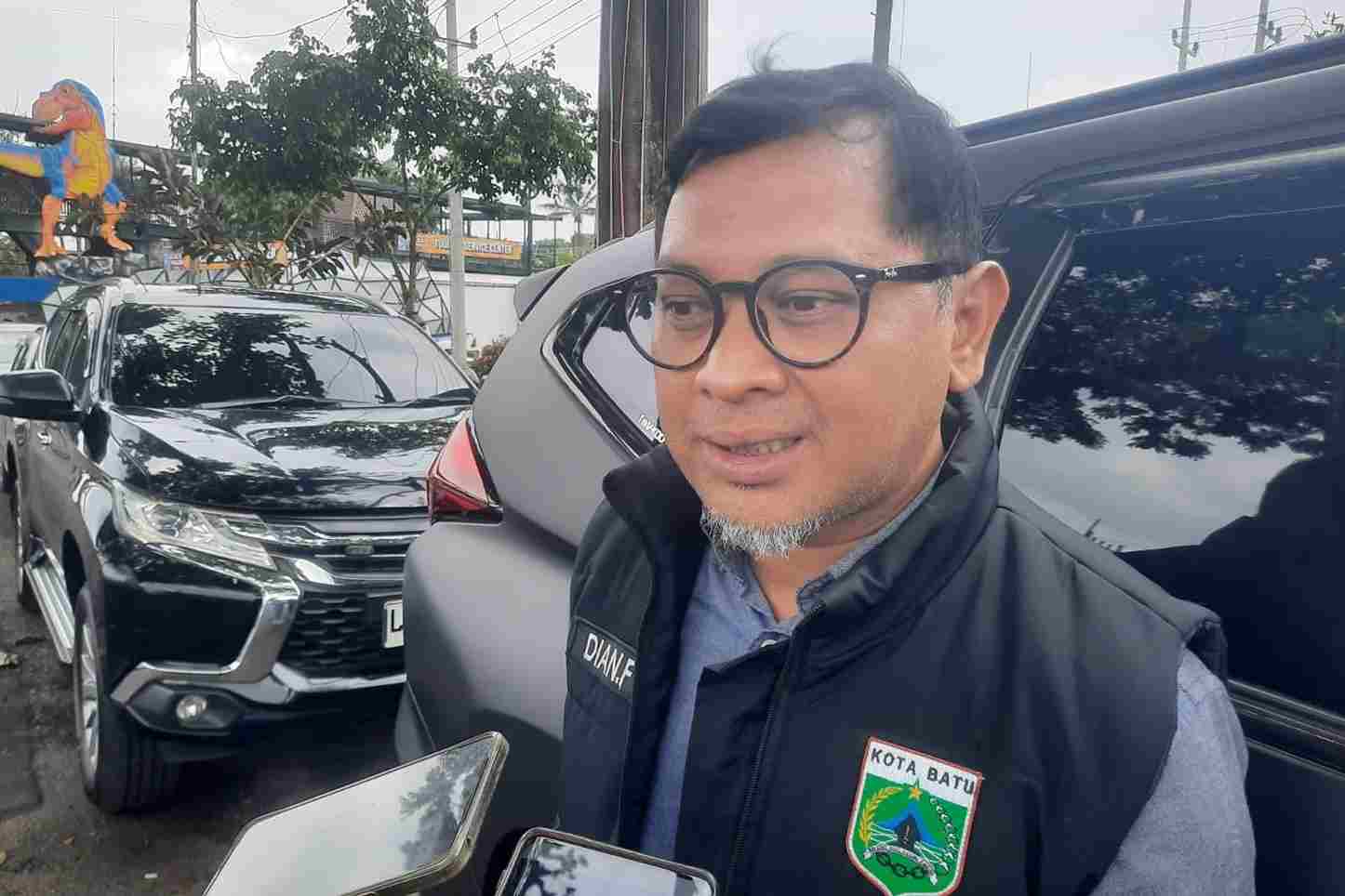 Plt Kadiskumperindag, Dian Fachroni. (dik)_11zon Pemkot Batu Menjamin Stok Pangan dan Energi pada Idulfitri 2026 Aman