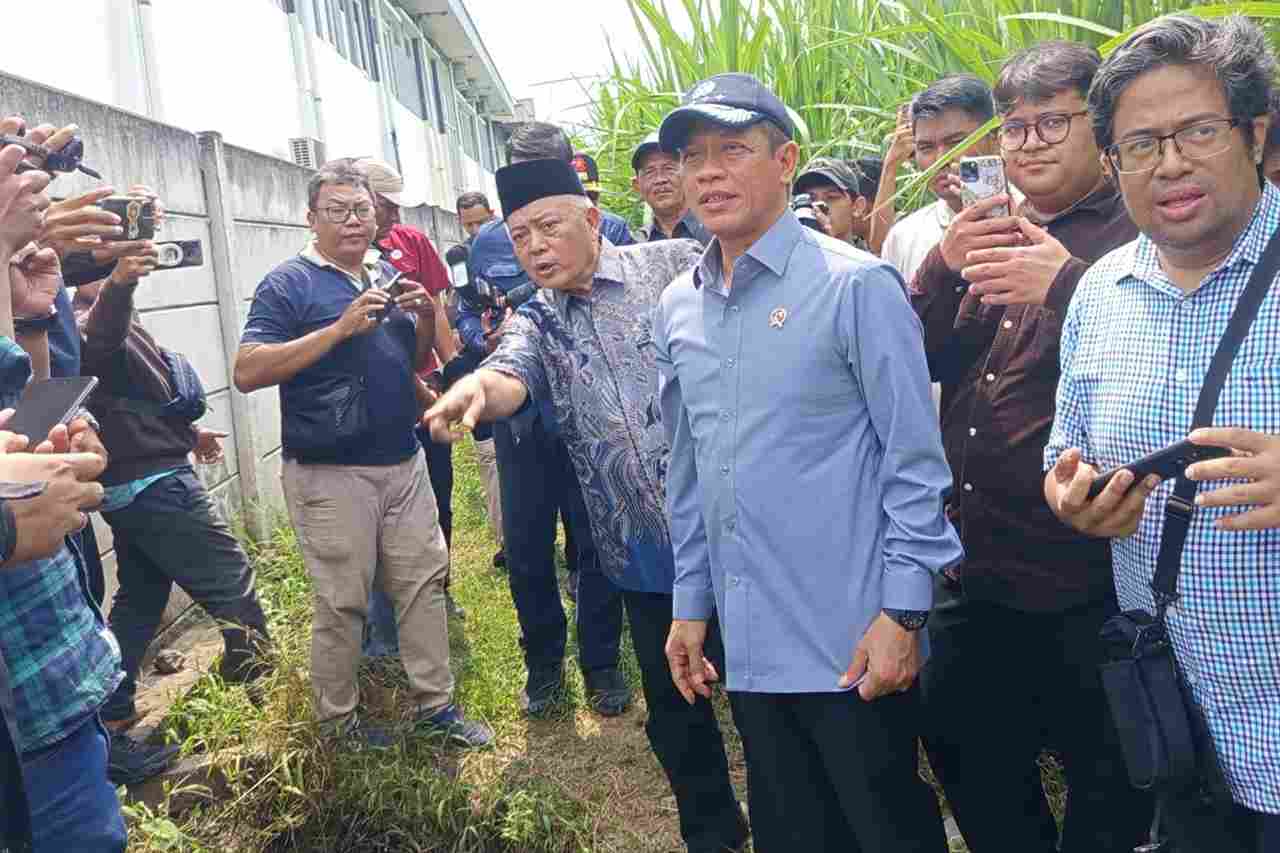 Menteri Lingkungan Hodup Kunjungi Lokasi Bakal Bangunan PTSL di Kecamatan Pakis