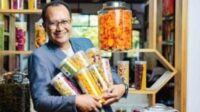 Pengusaha aneka keripik buah dan sayur di Kota Batu, Abdullah Dzikri.(ist) Permintaan Keripik Sayur Asal Kota Batu Melonjak, Jadi Alternatif Menu Makan Bergizi Gratis Saat Ramadan