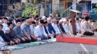 Suasana Sholat Ied warga Muhammadiyah di Kecamatan Junrejo Batu. (Seru.co.id/dik) Ratusan Warga Muhammadiyah Junrejo Laksanakan Sholat Idulfitri 1447 H di Halaman Kantor Kecamatan