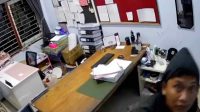 Aksi Dua Pria Satroni SMPN 1 Pakisaji Terekam CCTV dan Viral