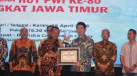 FT- Bank Jatim 3_11zon Sukses Lakukan Transformasi Perbankan, Dirut Bank Jatim Raih Penghargaan dari PWI Jawa Timur