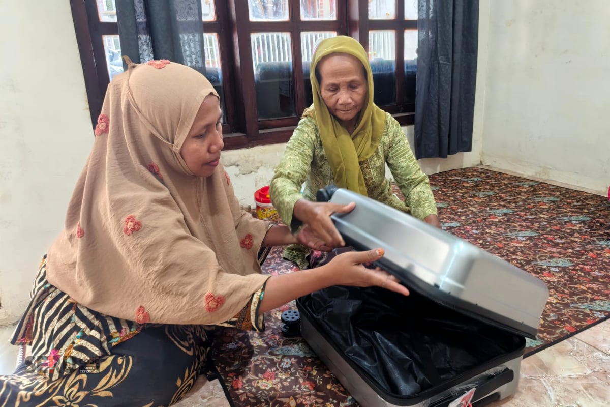 Calon Jemaah Haji Lansia Kota Malang Dapat Pendampingan Khusus, Poniti CJH Tertua 96 Tahun 1 Poniti, calon jemaah haji lansia tertua Kota Malang bersiap sebelum keberangkatan haji 2026. (bas)