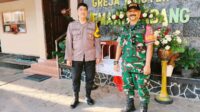 Babinsa Sukun pengamanan ibadah Jumat Agung di GKJW Gadang. (ist) Babinsa Sukun Pengamanan Ibadah Jumat Agung di GKJW Gadang