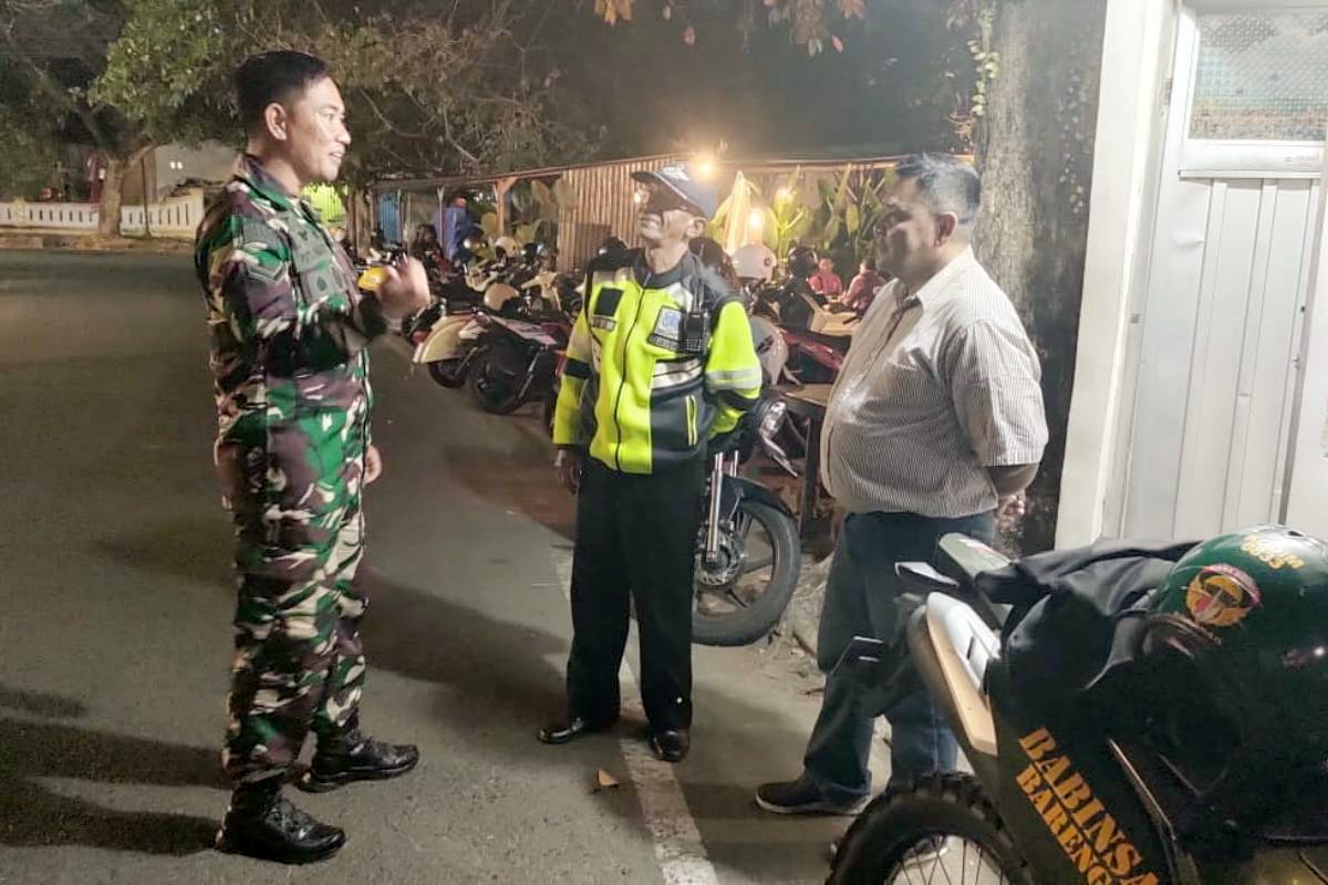 Babinsa Bareng tingkatkan komsos bersama masyarakat. (ist) Babinsa Bareng Tingkatkan Komsos Bersama Masyarakat