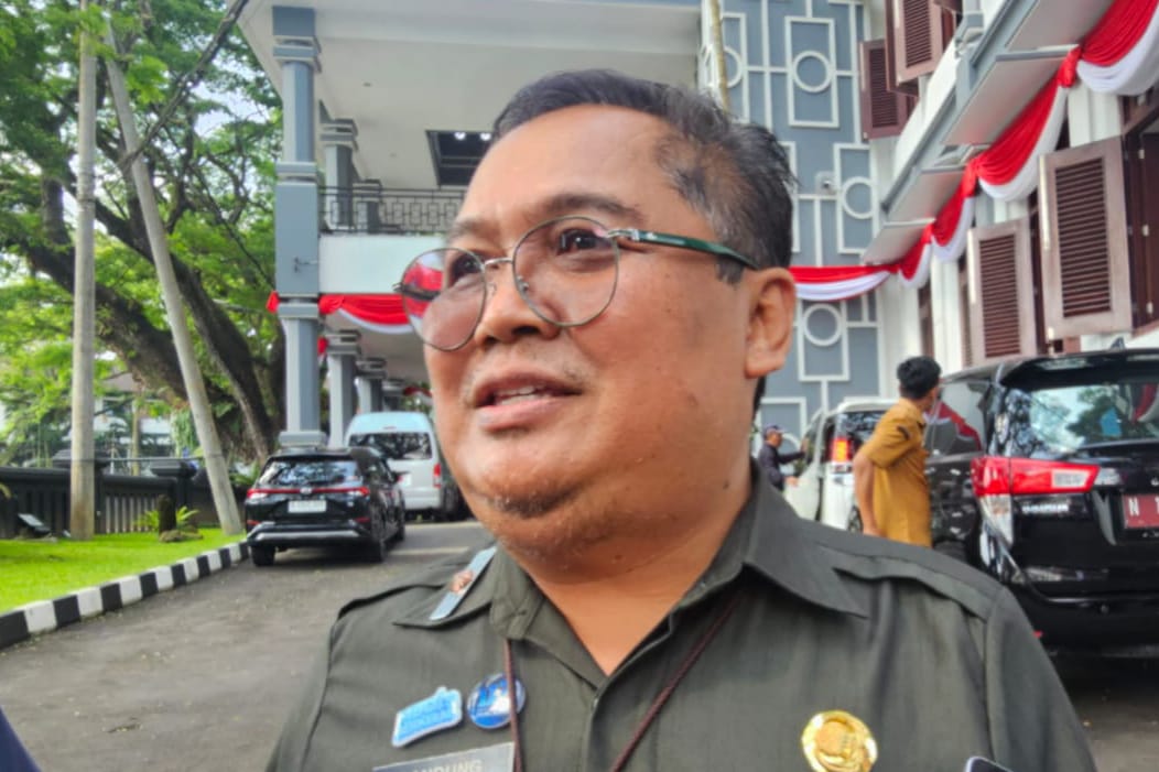 Pemkot Malang Segera Pasang Pagar Pembatas Pasar Gadang, Cegah Kemacetan Saat Perbaikan Jalan 1 Pemkot Malang Segera Pasang Pagar Pembatas Pasar Gadang, Cegah Kemacetan Saat Perbaikan Jalan