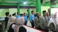 Calon jemaah haji menjalani rangkaian simulasi mulai dari verifikasi biometrik hingga praktik langsung pemindaian barcode sbg syarat akses masuk Arafah. (Seru.co.id/gts) Pangkas Birokrasi, Jemaah Haji 2026 Mulai Terima 'Kartu Sakti' Nusuk Sejak di Tanah Air