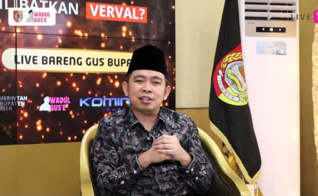 Bupati Jember Muhammad Fawait saat siaran live di kanal YouTube 'Wadul Guse'. (Ist.) Gus Fawait Jelaskan Alasan Kebijakan ASN Turun Verval Data