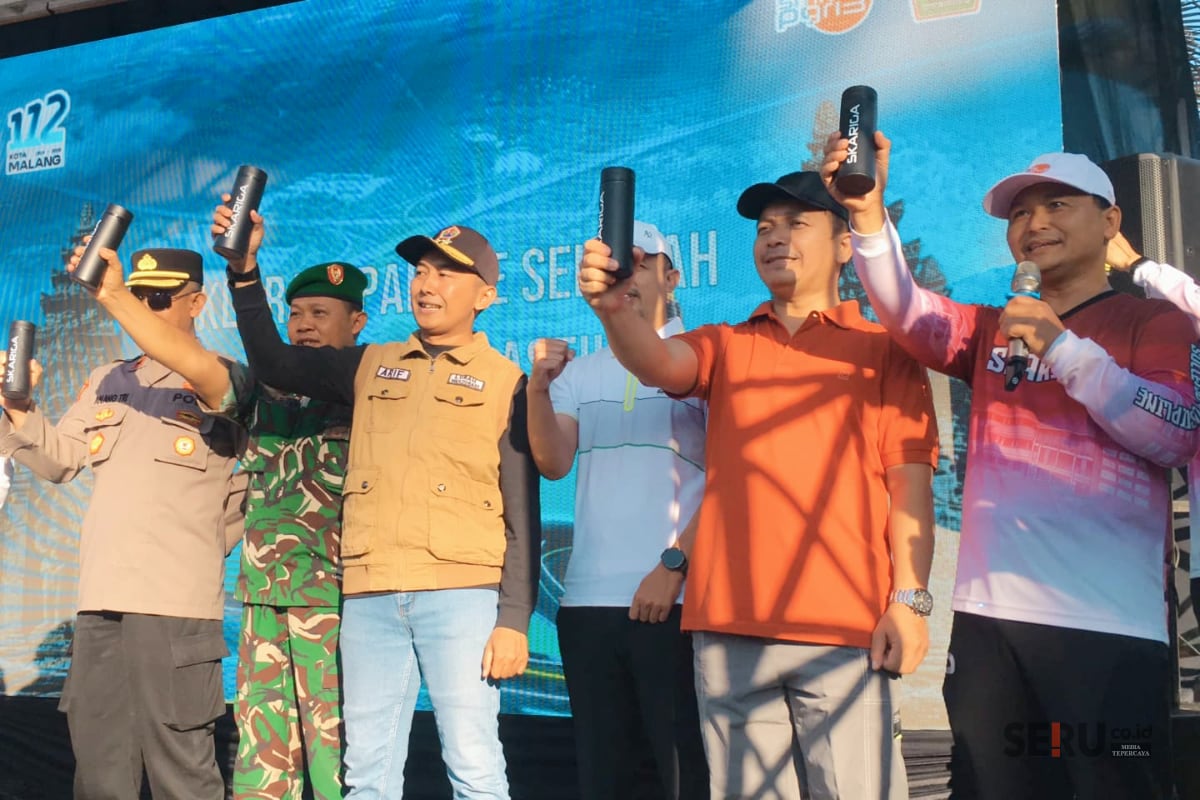 1.800 Siswa SMK PGRI 3 Malang Semarakkan 5KARIGA Merjoslari 112, Kampanye Hidup Sehat Ramah Lingkungan 1 Dewan guru SMK PGRI 3 Malang memulai kampanye gaya hidup sehat ramah lingkungan. (Seru.co.id/bas)