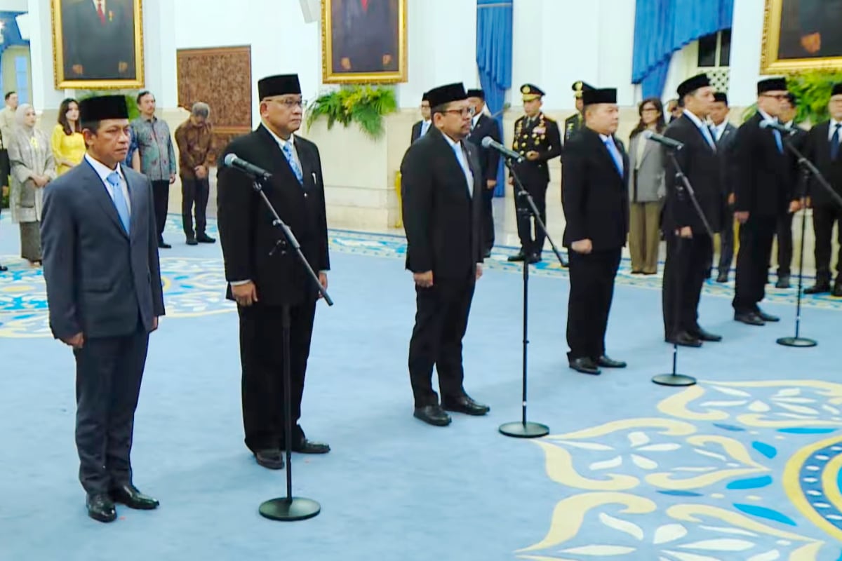 Prabowo lantik sejumlah pejabat perkuat kabinet Merah Putih. (Youtube @Sekretariat Presiden) Prabowo Lantik Aktivis hingga Purnawirawan TNI Perkuat Kabinet Merah Putih