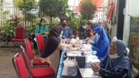 Babinsa Klojen Kawal Layanan Kesehatan Gratis di Kasin, Deteksi Dini Penyakit Paru
