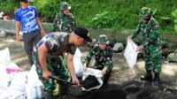 Kowad Kodim 0833 turut terlibat dalam pembangunan Jembatan Perintis Garuda di Kecamatan Klojen. (ist) Kowad Kodim 0833 Bantu Pembangunan Jembatan Perintis Garuda Klojen
