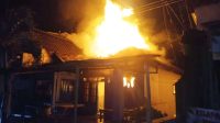 Tinggal Seorang Diri, Rumah Wanita Lansia di Pakis Terbakar